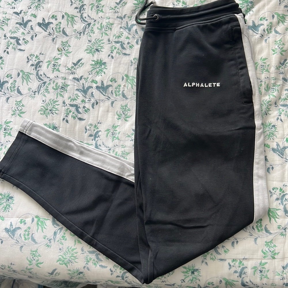 Alphalete Essentials Joggers, Black - Large